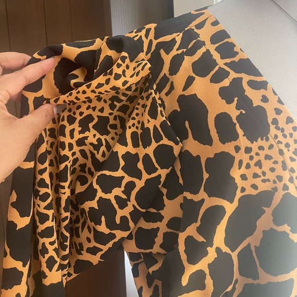 ASOS CURVE wrap mini dress with extreme sleeves in animal print - Picture 8 of 11